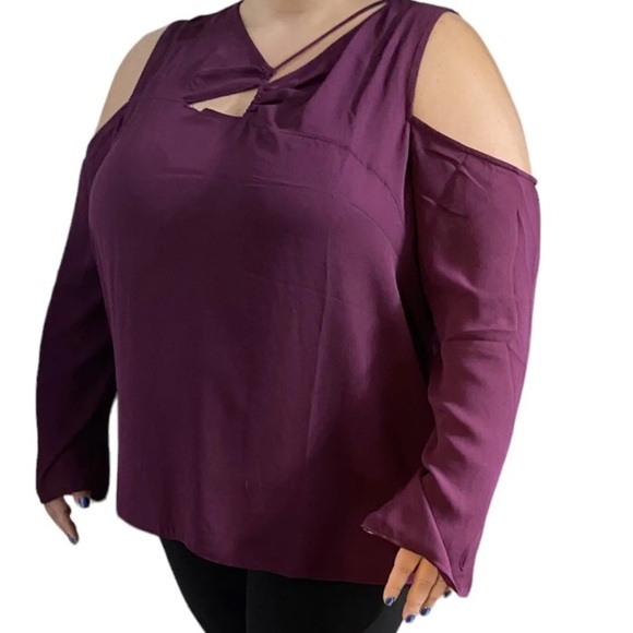 BOLD Elements Cut to Curve Women Purple Paragon Cold Shoulder Blouse Plus 2X NEW - Picture 1 of 13